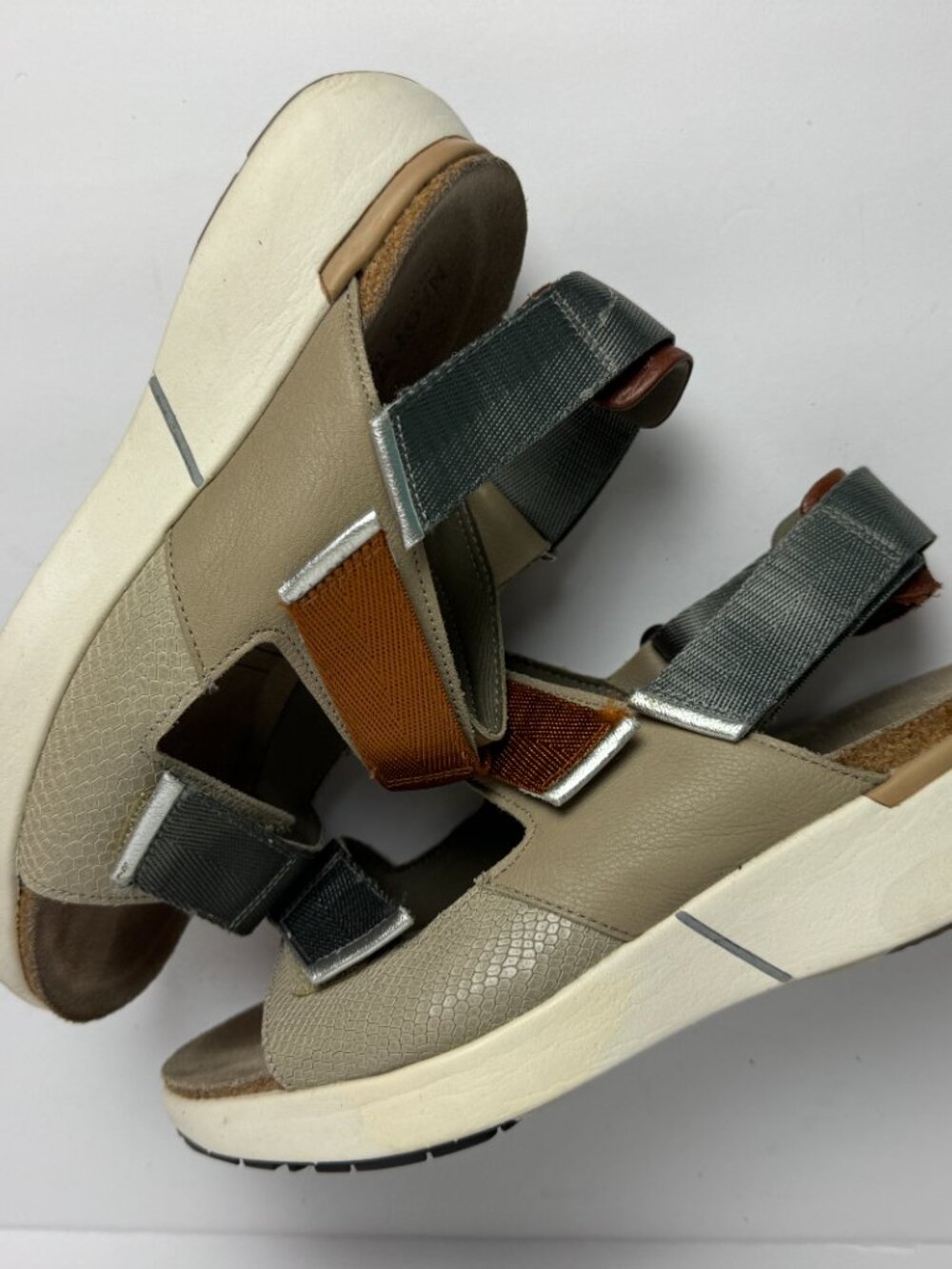 NAOT Odyssey Beige Lizard Combo Size 7 - Picture 2 of 9
